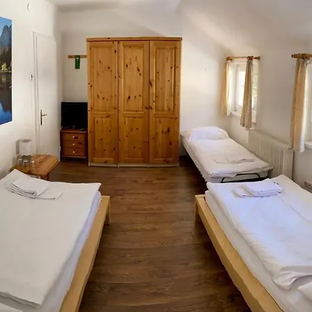 Landhaus Tauplitz بيت ضيافة 3*