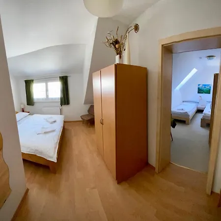 بيت ضيافة Landhaus Tauplitz 3*