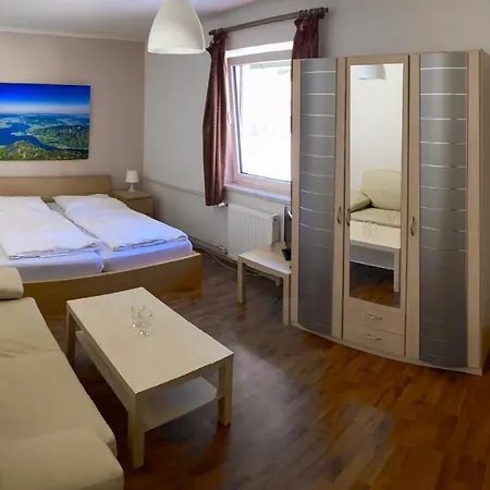 Landhaus Tauplitz بيت ضيافة 3*